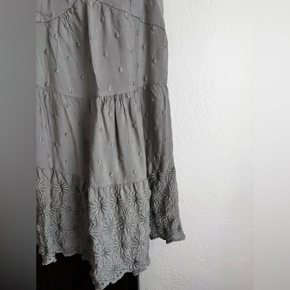 Jessica Simpson Gray Boho Mini Dress 🤍 Floral Eyelet Detailing - Picture 4 of 4